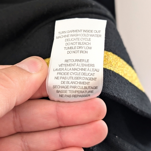 Harry Potter Hogwarts Hufflepuff Quidditch Black and Gold Hoodie ~ Size M Unisex - Picture 9 of 9